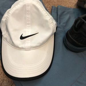 Nike’s White Featherlight Hat